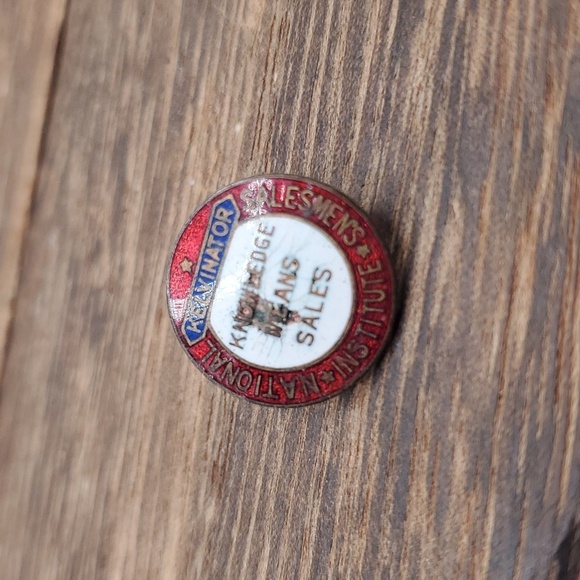 Salesman knowledge means sales vintage screw pin B122 - Picture 1 of 3